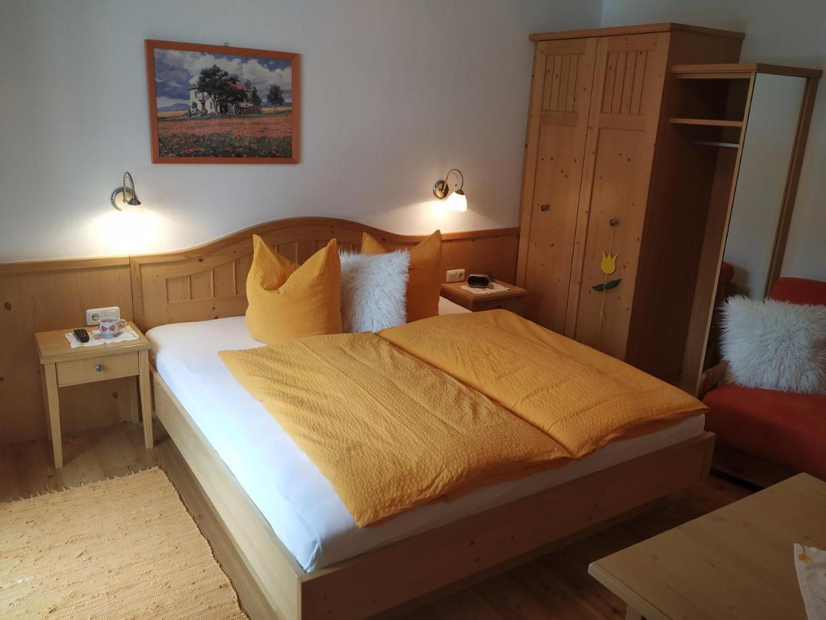 Gaestehaus Walpurga Russbach am Pass Gschütt Buitenkant foto