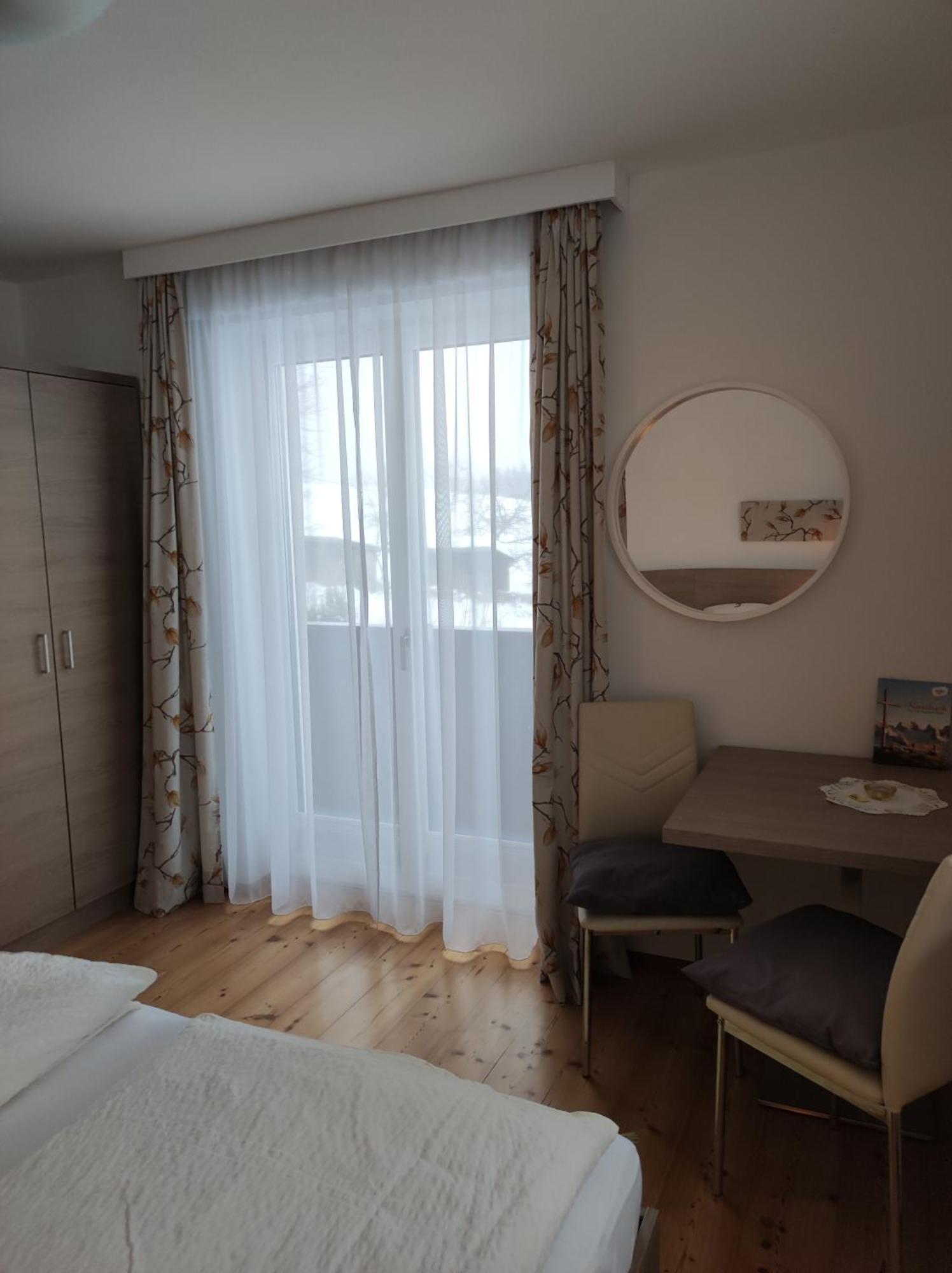 Gaestehaus Walpurga Russbach am Pass Gschütt Buitenkant foto