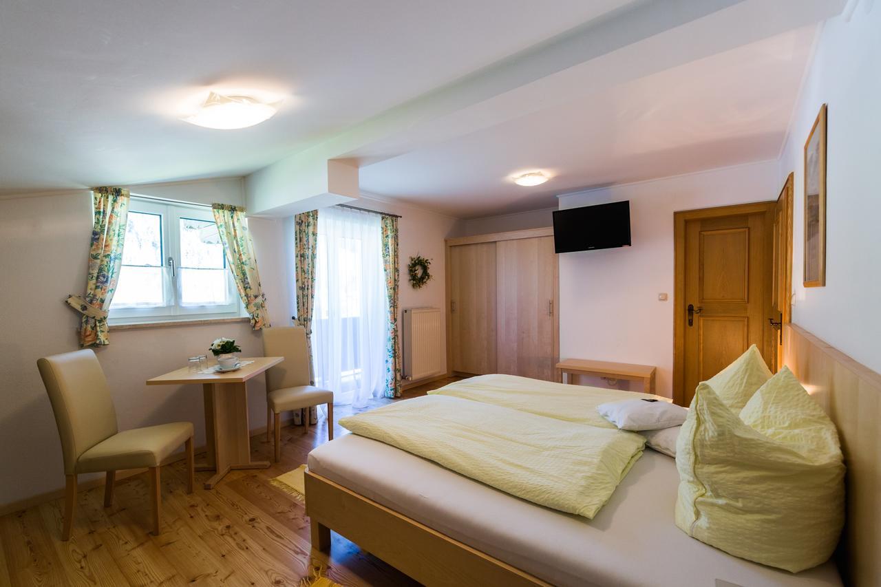 Gaestehaus Walpurga Russbach am Pass Gschütt Buitenkant foto